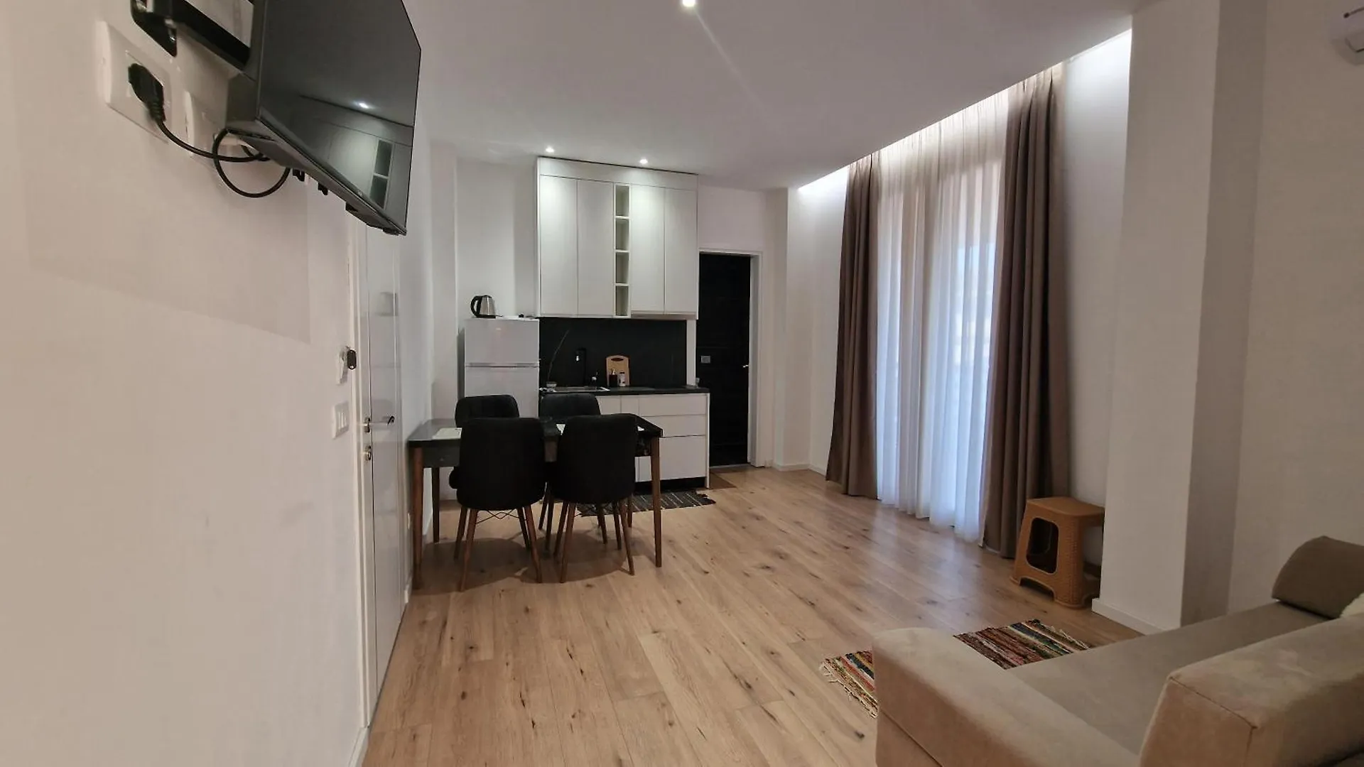 Jd Villa Vlorë 0*,  Albania